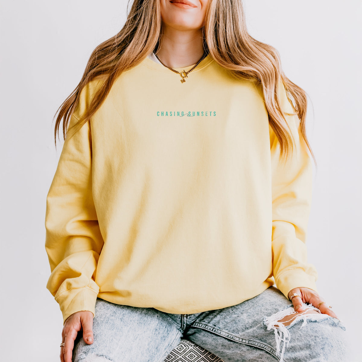 Chasing Sunsets Waves - Women's Lightweight Garment Dyed Sweatshirt