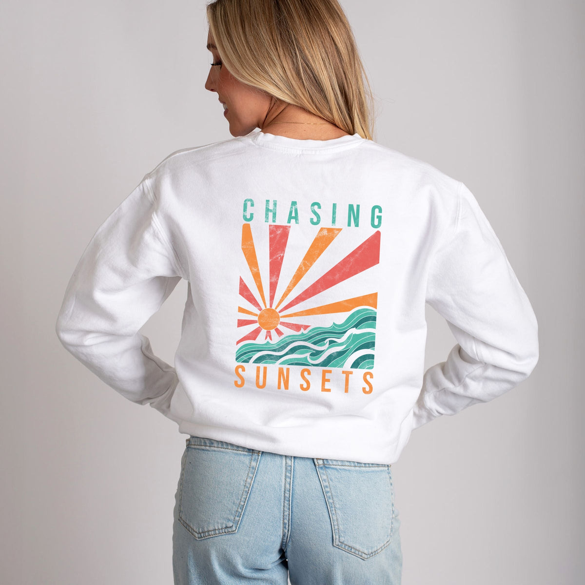 Chasing Sunsets Waves - Women's Lightweight Garment Dyed Sweatshirt