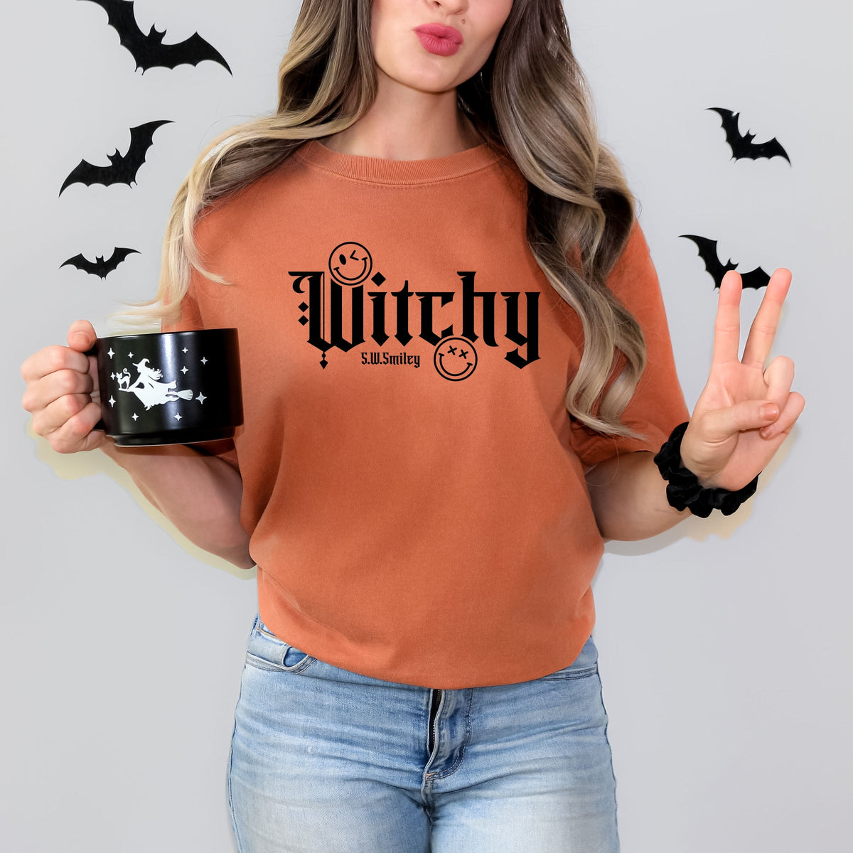 S.W.Smiley Witchy Bold - Women's Garment Dyed Graphic T-Shirt