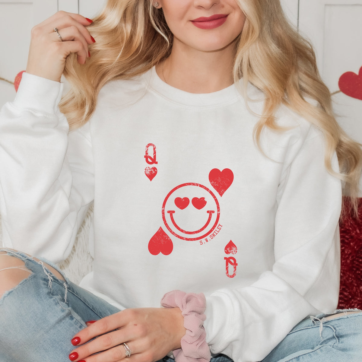 S.W.Smiley Queen of Hearts Distressed - Women's Graphic Sweatshirt