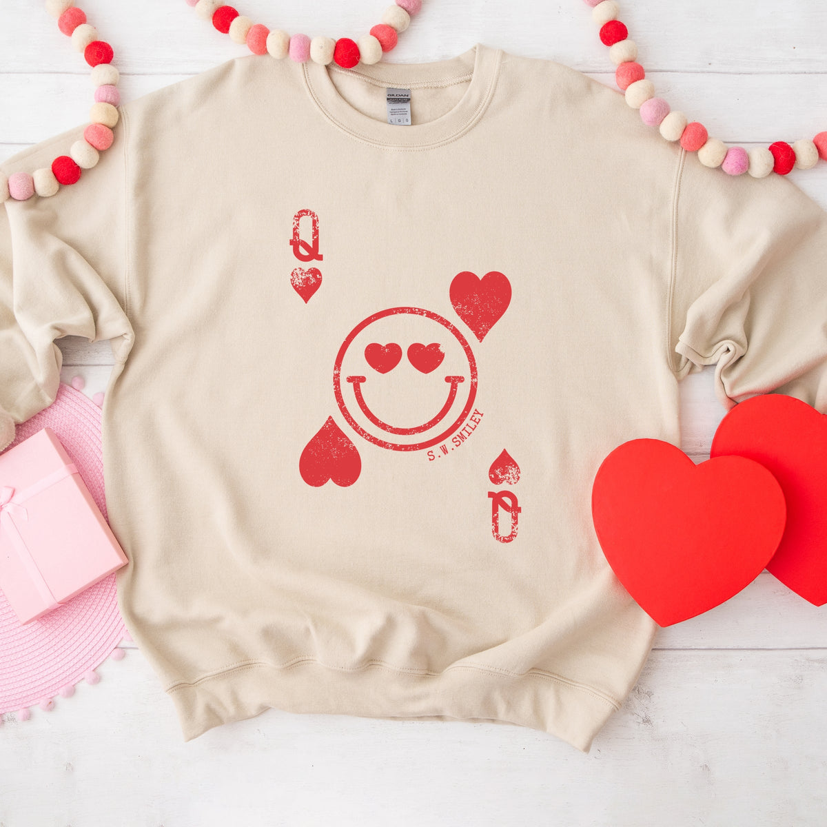 S.W.Smiley Queen of Hearts Distressed - Women's Graphic Sweatshirt