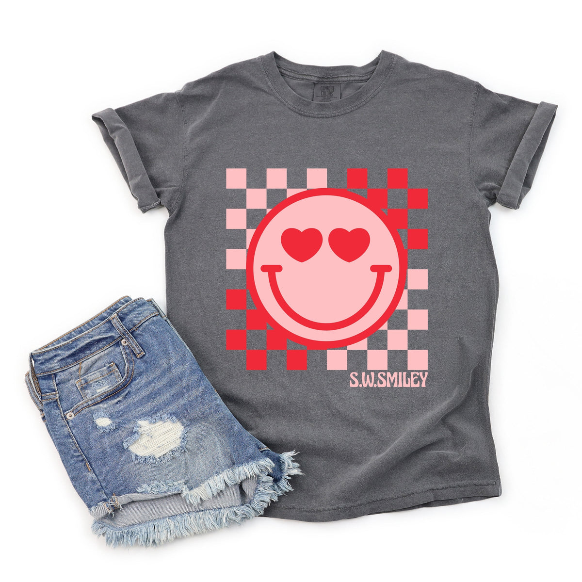 S.W.Smiley Checkered Heart Eyes Smiley - Women's Garment Dyed Graphic T-Shirt
