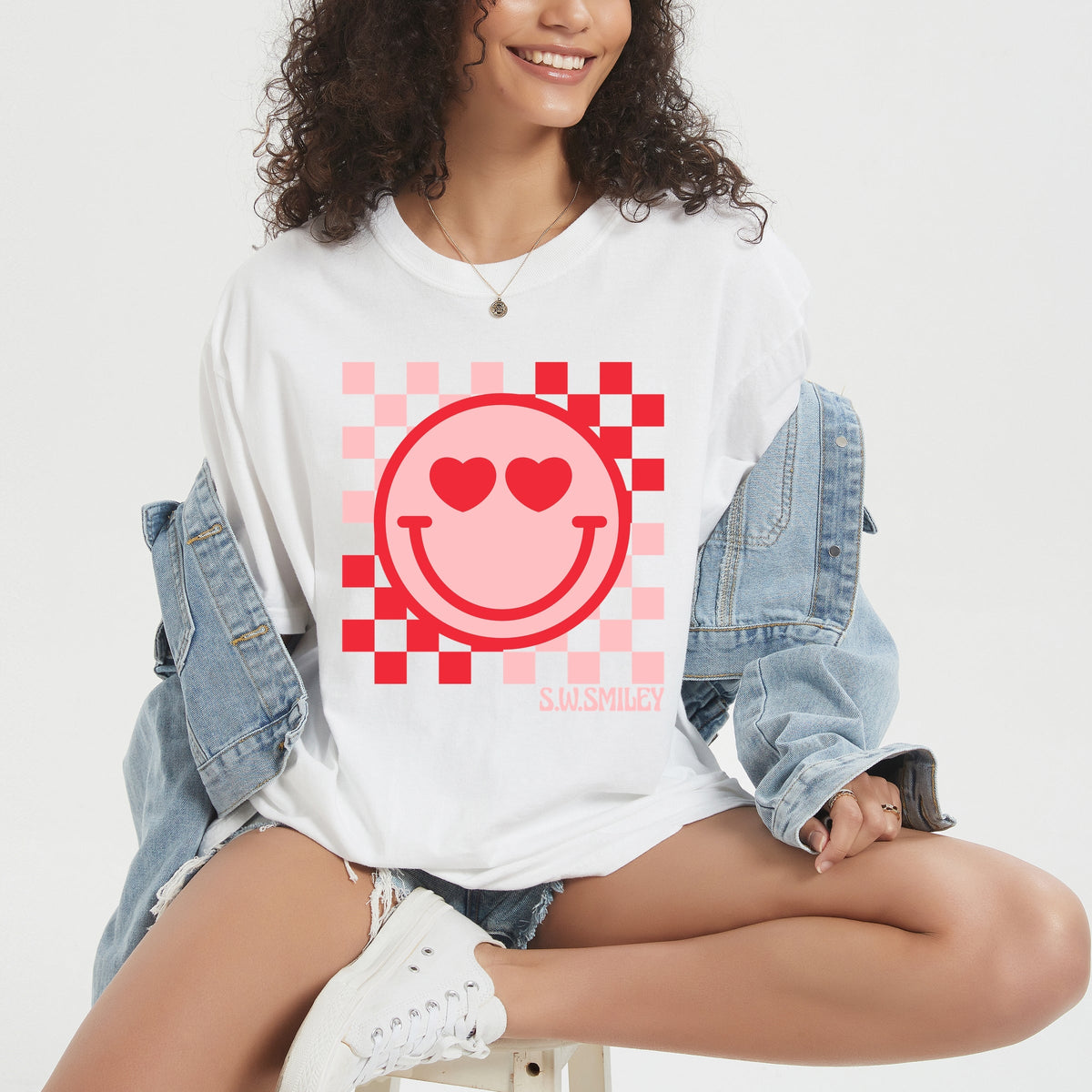 S.W.Smiley Checkered Heart Eyes Smiley - Women's Garment Dyed Graphic T-Shirt