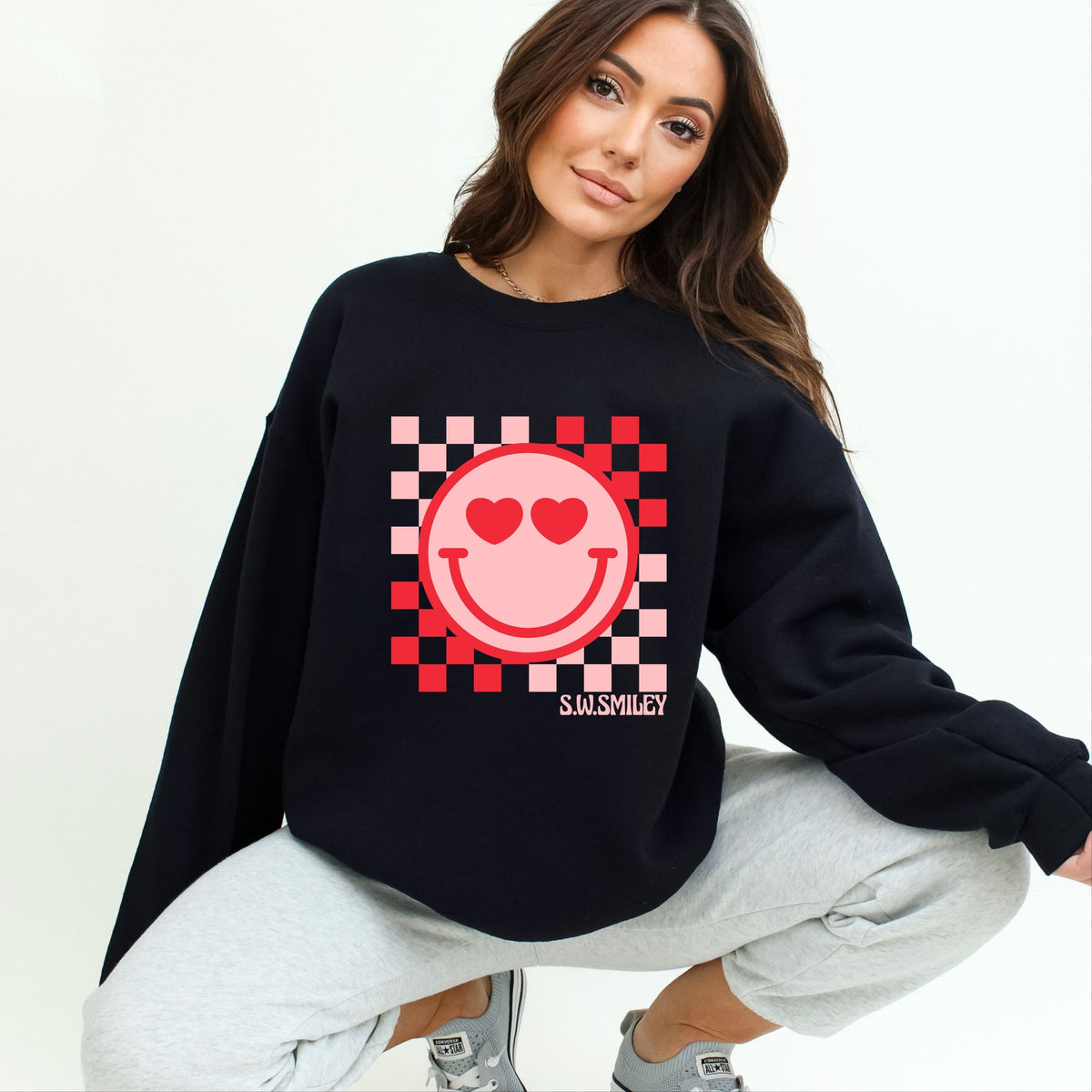 S.W.Smiley Checkered Heart Eyes Smiley -  Women's Graphic Sweatshirt