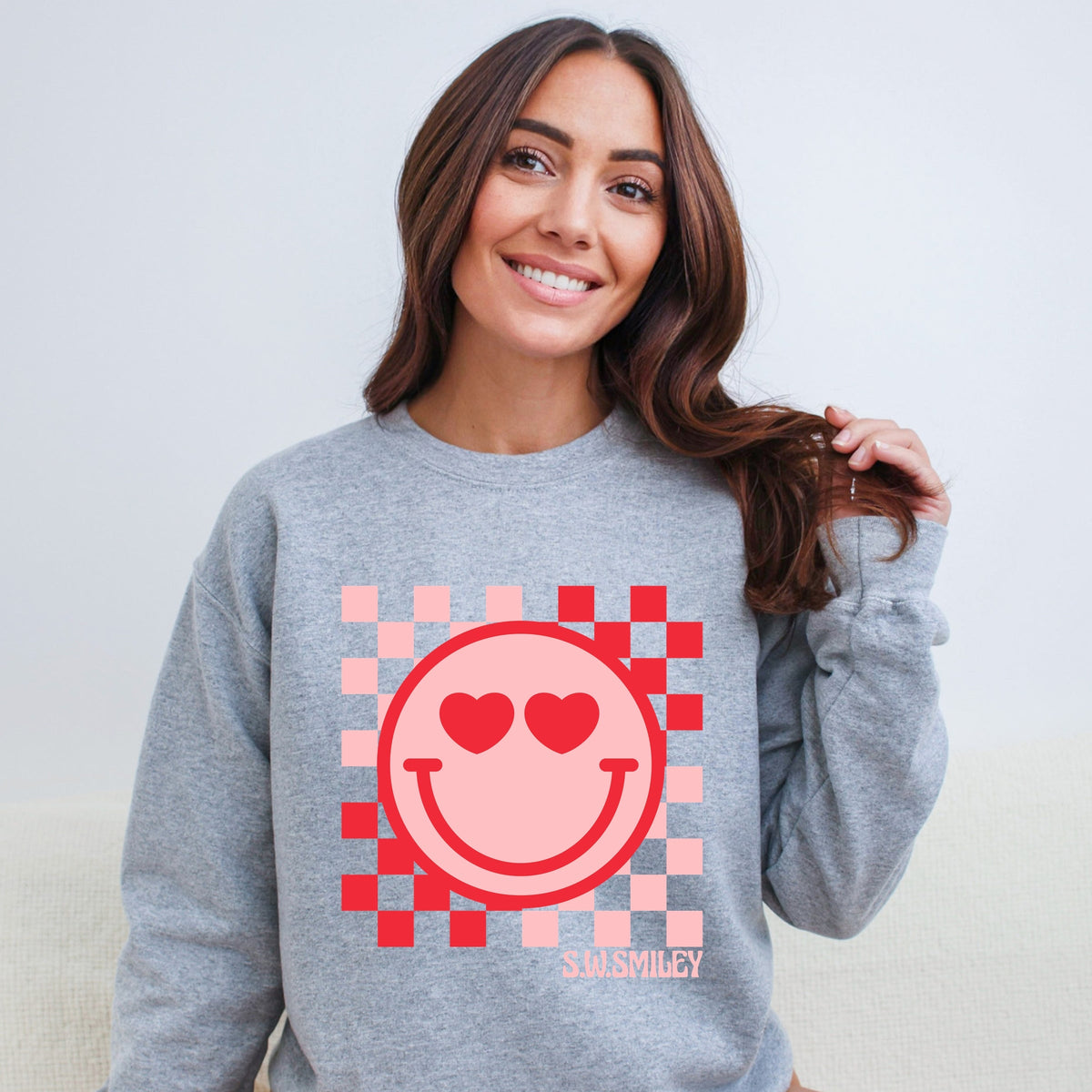 S.W.Smiley Checkered Heart Eyes Smiley -  Women's Graphic Sweatshirt