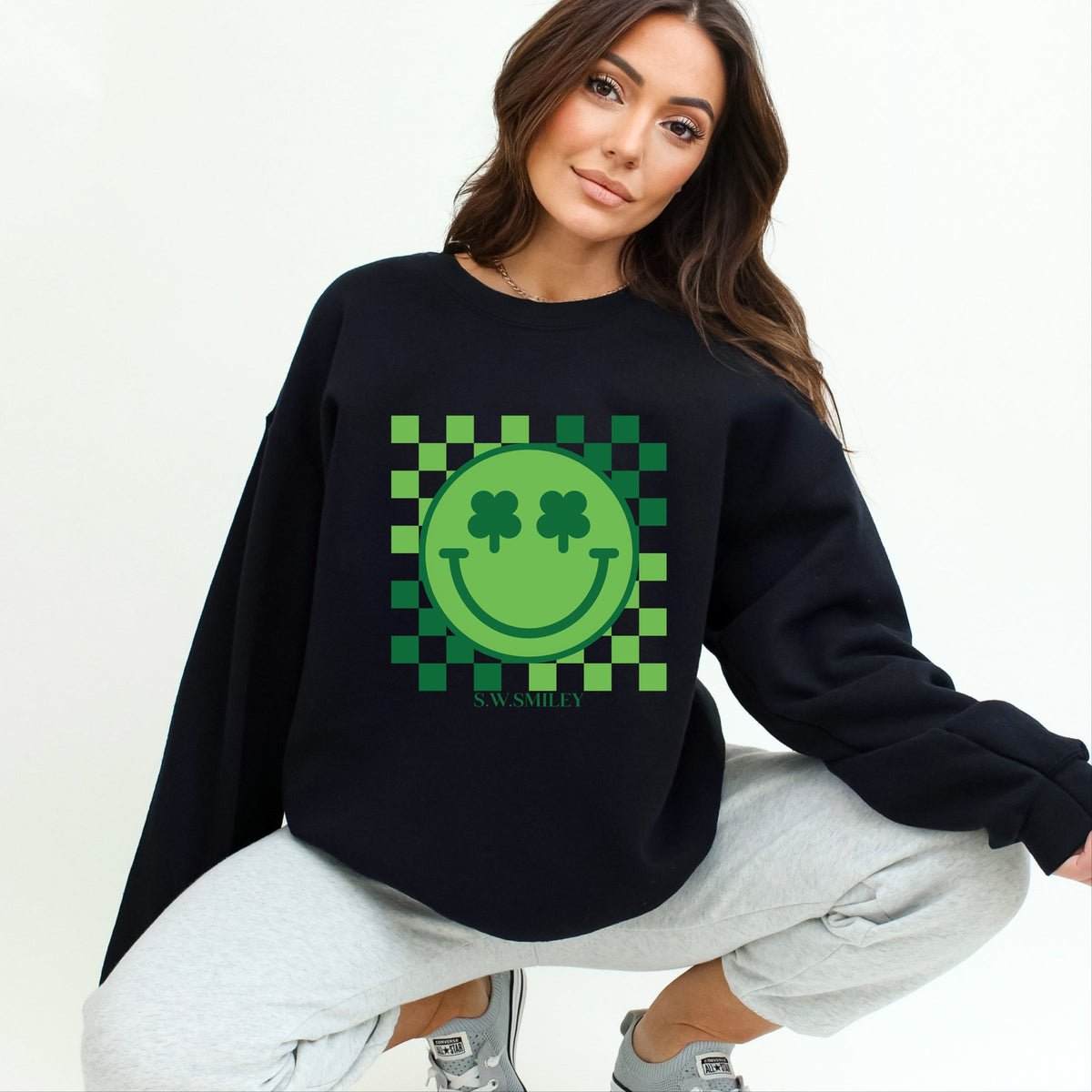 S.W.Smiley Clover Eyes Smiley -  Women's Graphic Sweatshirt