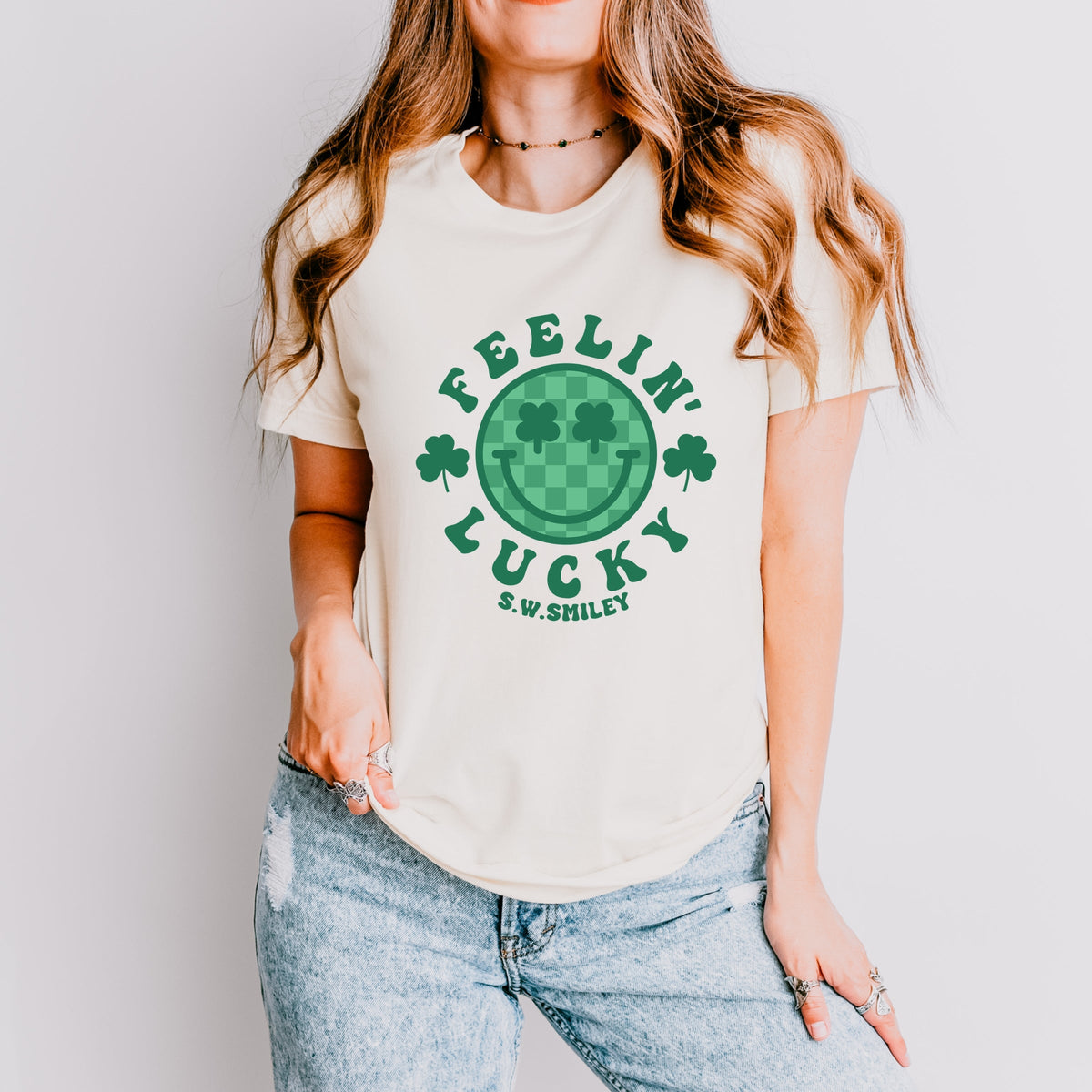 S.W.Smiley Feelin Lucky Checkered Smiley Face  - Women's Short Sleeve Graphic T-Shirt