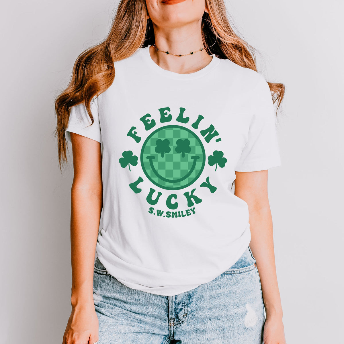S.W.Smiley Feelin Lucky Checkered Smiley Face  - Women's Short Sleeve Graphic T-Shirt
