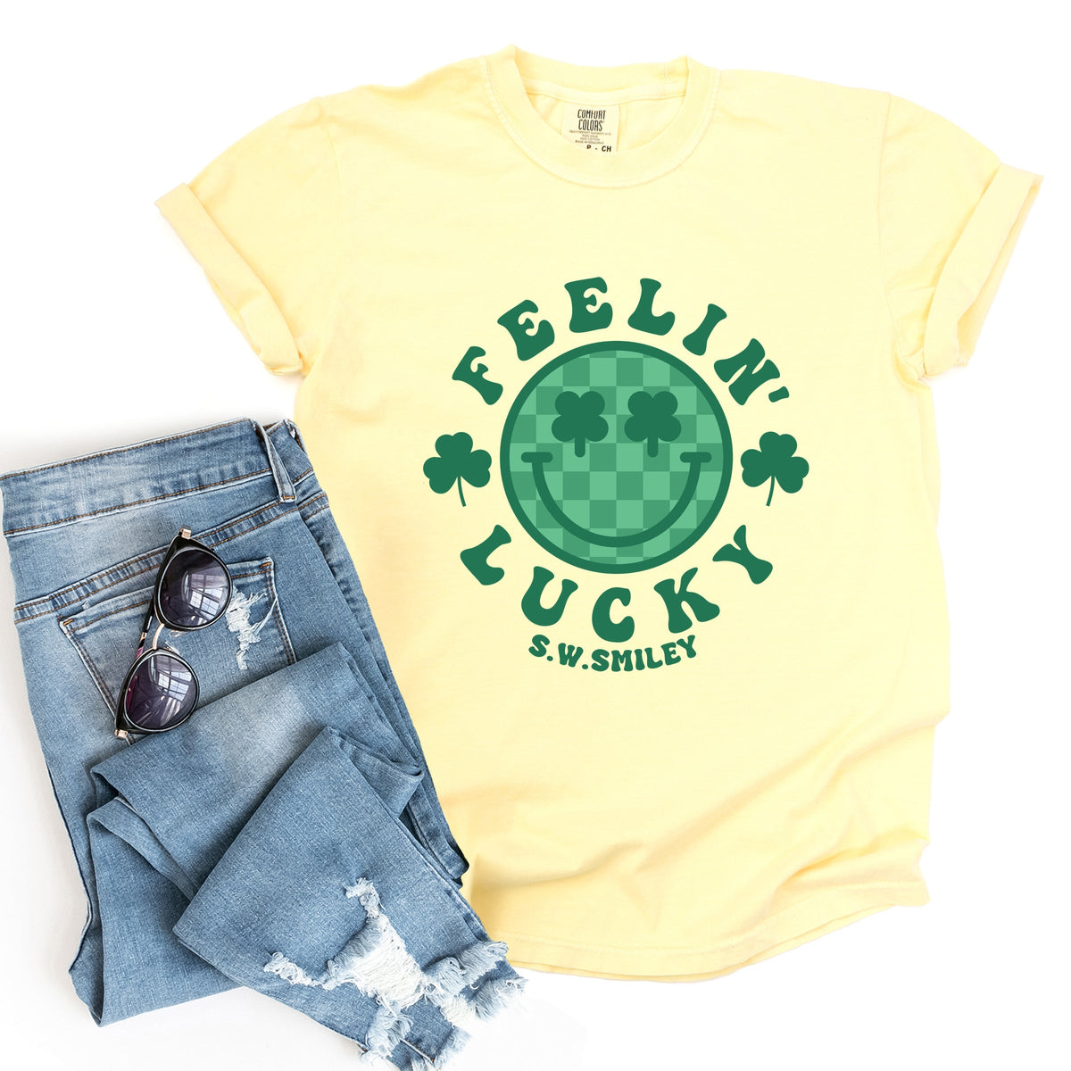 S.W.Smiley Feelin Lucky Checkered Smiley Face  - Women's Garment Dyed Graphic T-Shirt