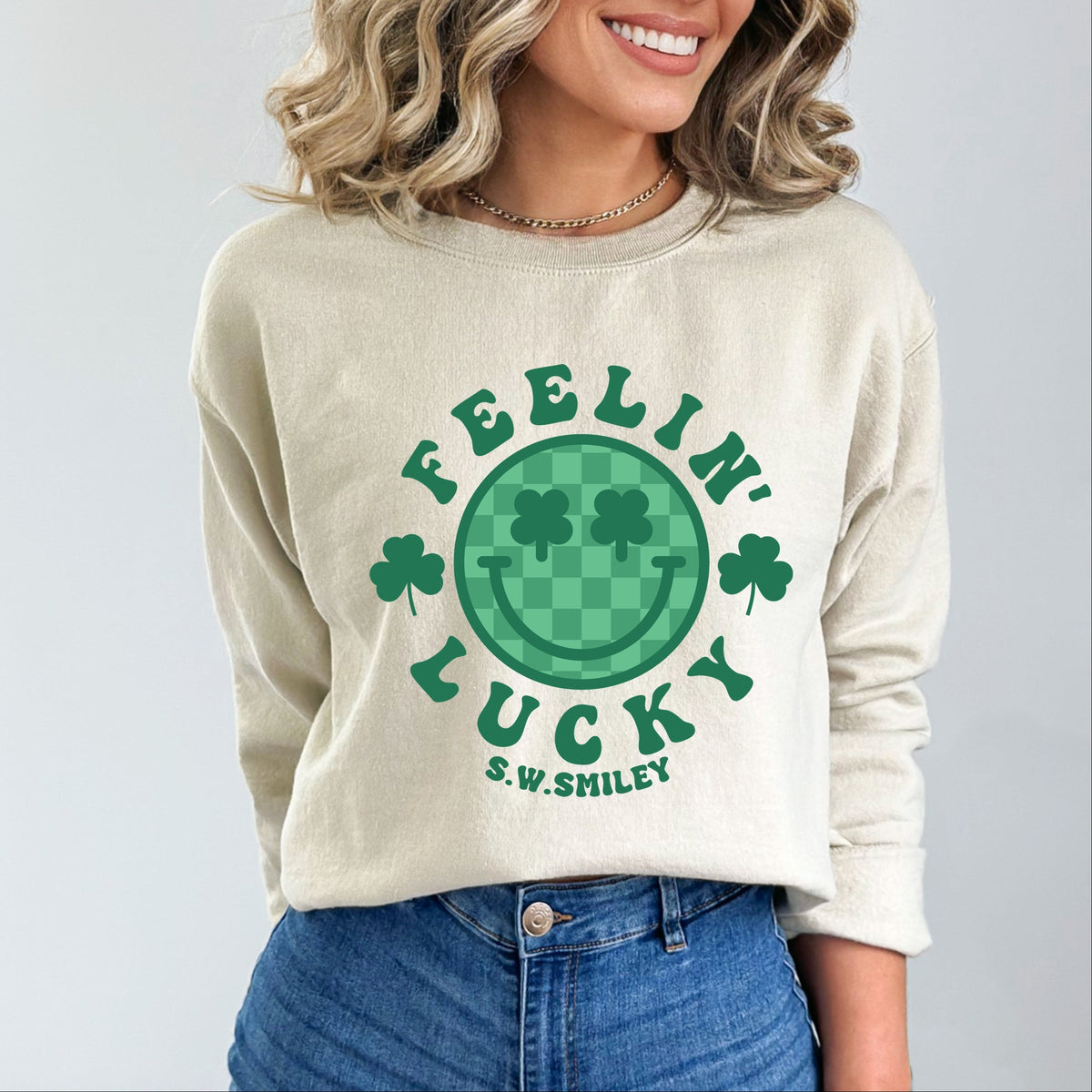 S.W.Smiley Feelin Lucky Checkered Smiley Face  -  Women's Graphic Sweatshirt