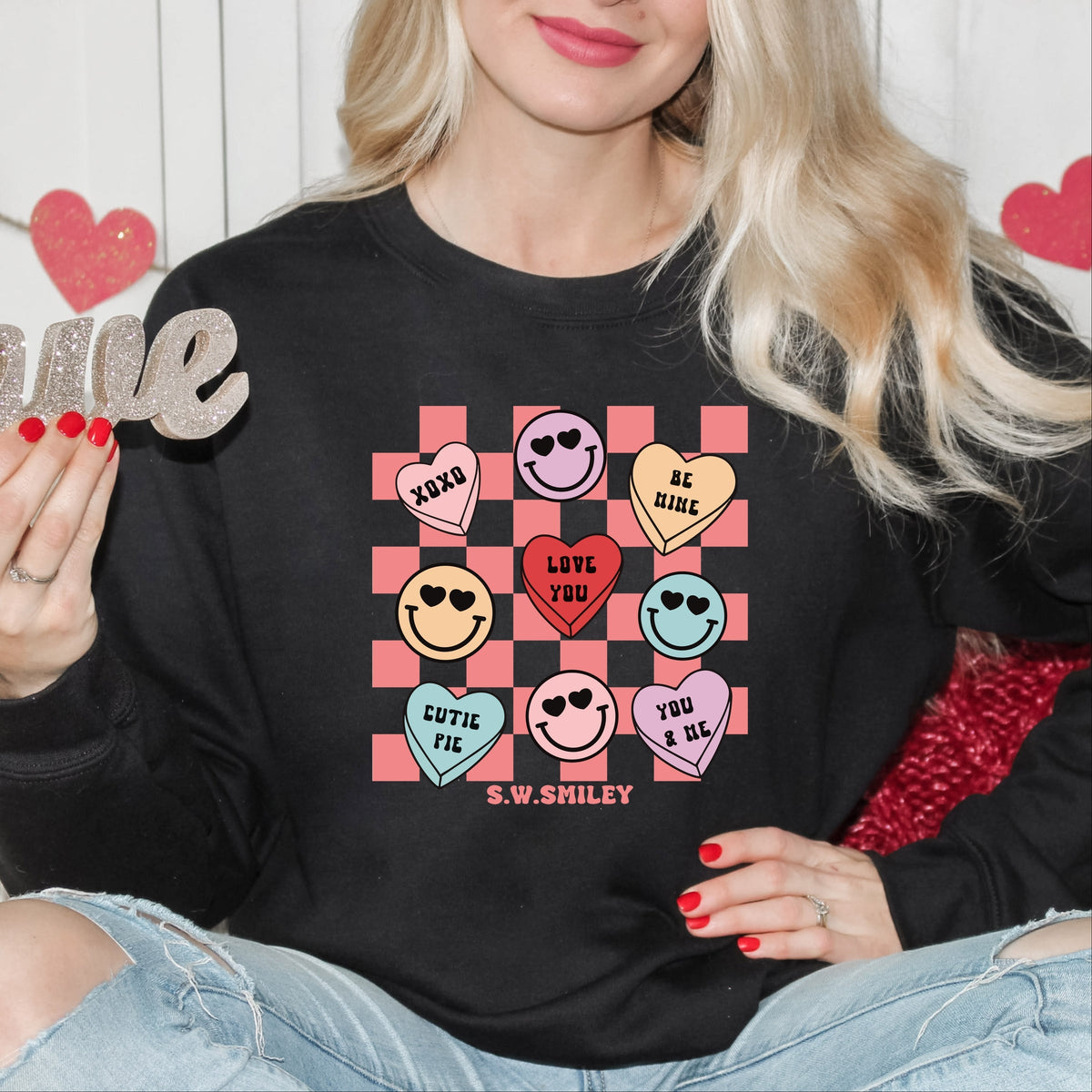 S.W.Smiley Candy Heart Smile Solid -  Women's Graphic Sweatshirt