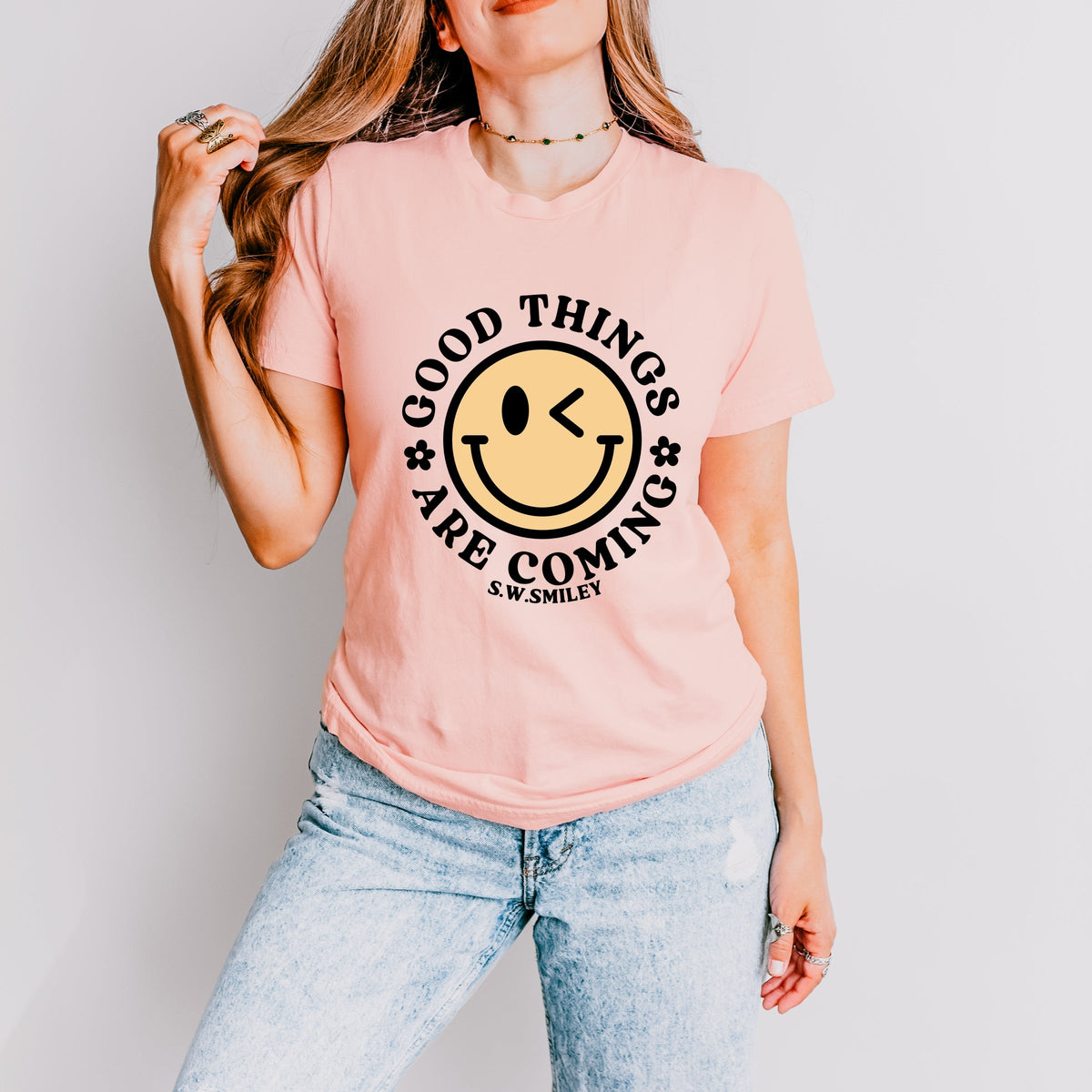 S.W.Smiley Good Things Are Coming Smiley Face - Women's Short Sleeve Graphic T-Shirt