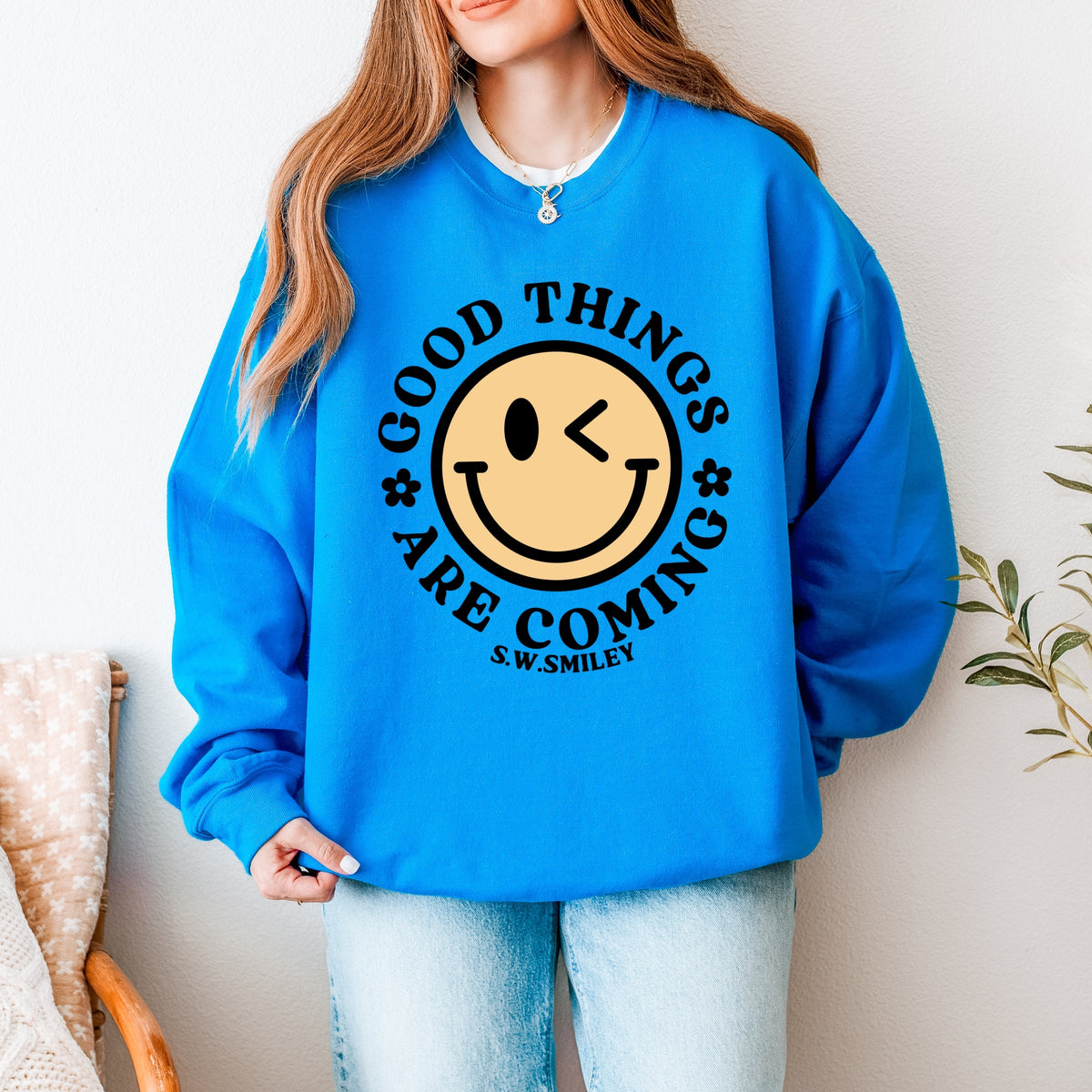 S.W.Smiley Good Things Are Coming Smiley Face -  Women's Graphic Sweatshirt