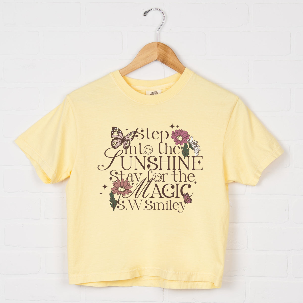 S.W.Smiley Step Into The Sunshine - Women's Boxy Crop Top Graphic T-Shirt
