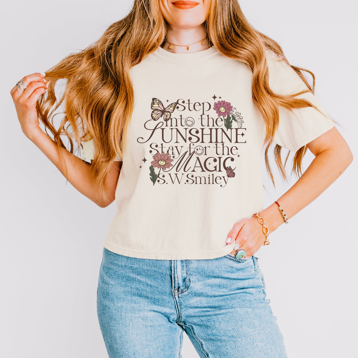 S.W.Smiley Step Into The Sunshine - Women's Boxy Crop Top Graphic T-Shirt