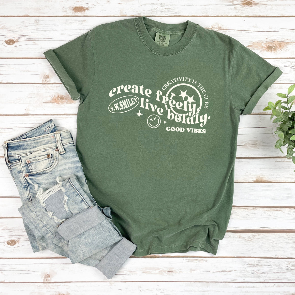 S.W.Smiley Create Freely Live Boldly - Women's Garment Dyed Graphic T-Shirt