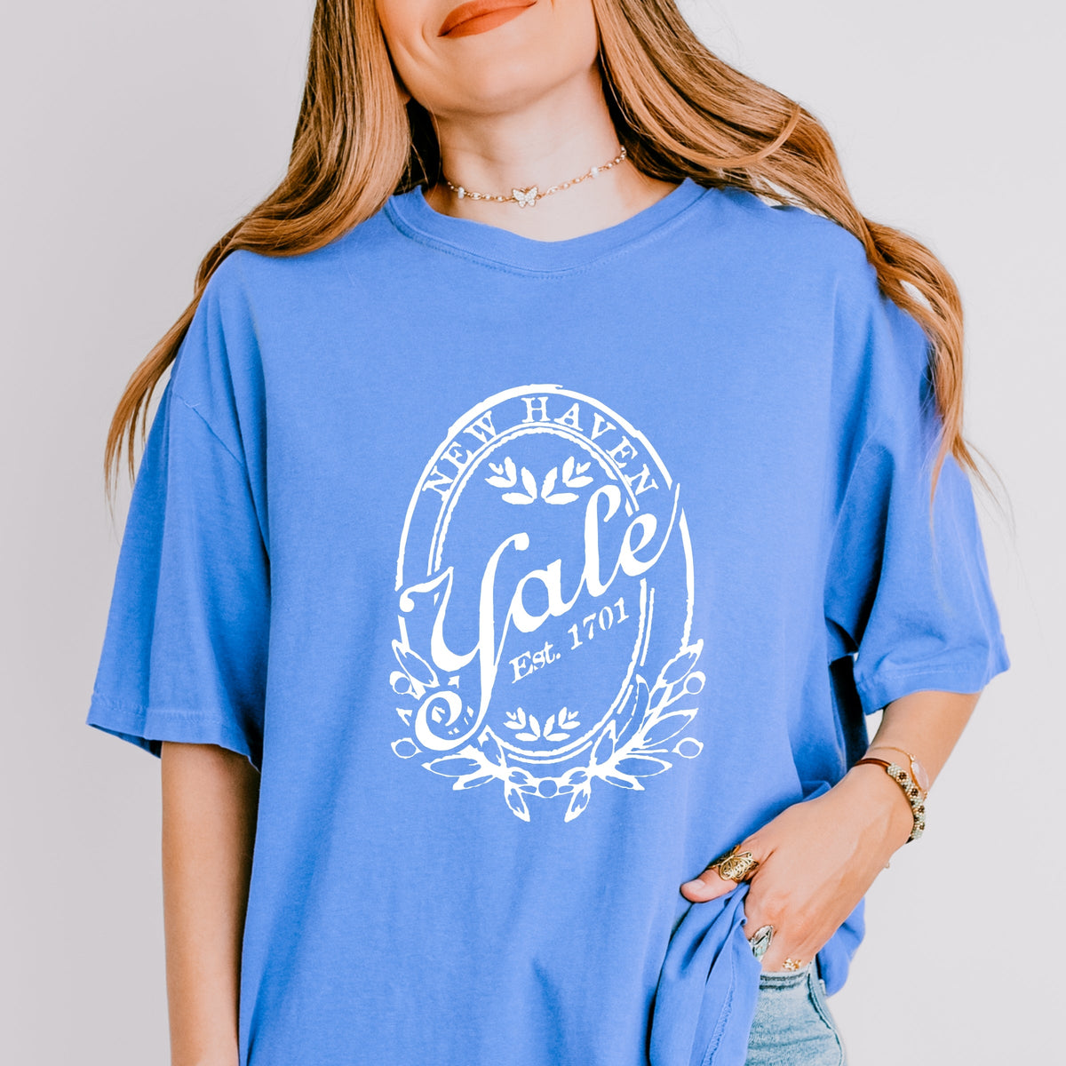Yale New Haven Oval - Women's Garment Dyed Graphic T-Shirt