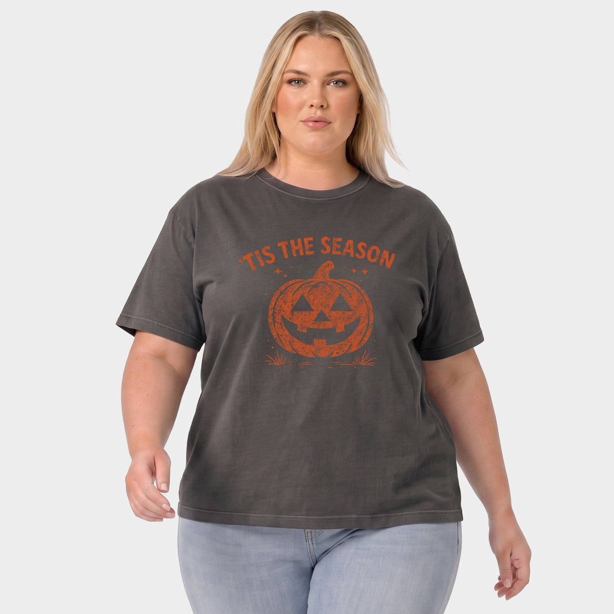 Tis The Season Jack O Lantern - Women's Plus Sized Garment Dyed Graphic T-Shirt