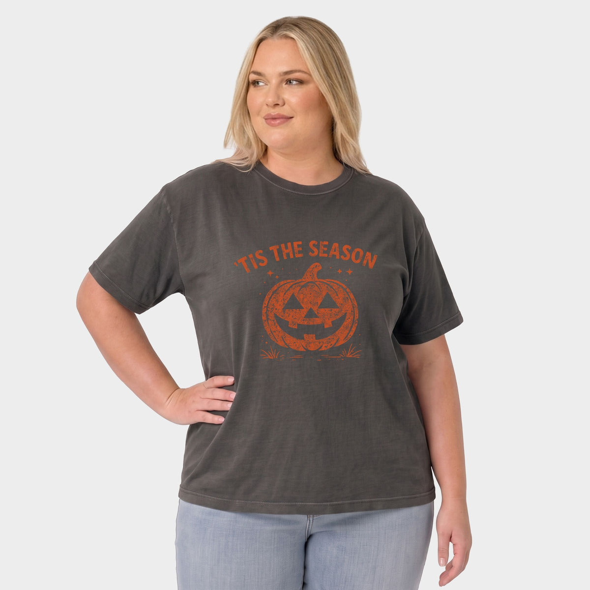 Tis The Season Jack O Lantern - Women's Plus Sized Garment Dyed Graphic T-Shirt