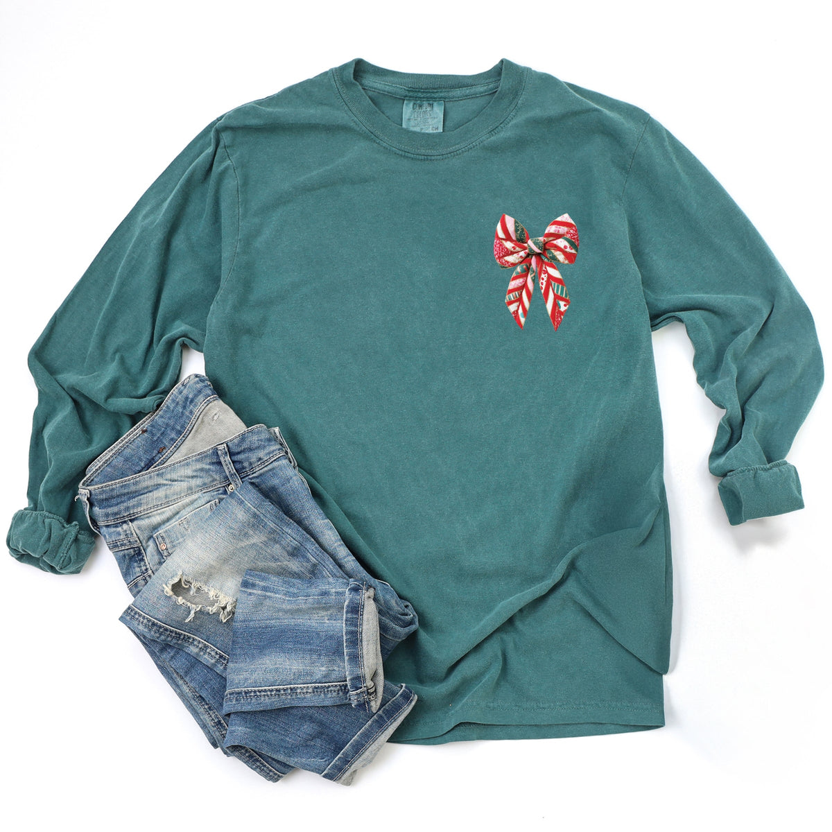 Christmas Bow Quilted Print - Women's Garment Dyed Long Sleeve Graphic T-Shirt