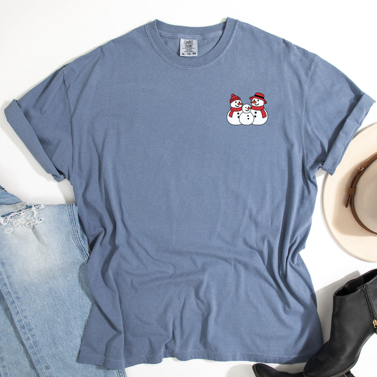 Snowman Family - Women's Garment Dyed Graphic T-Shirt