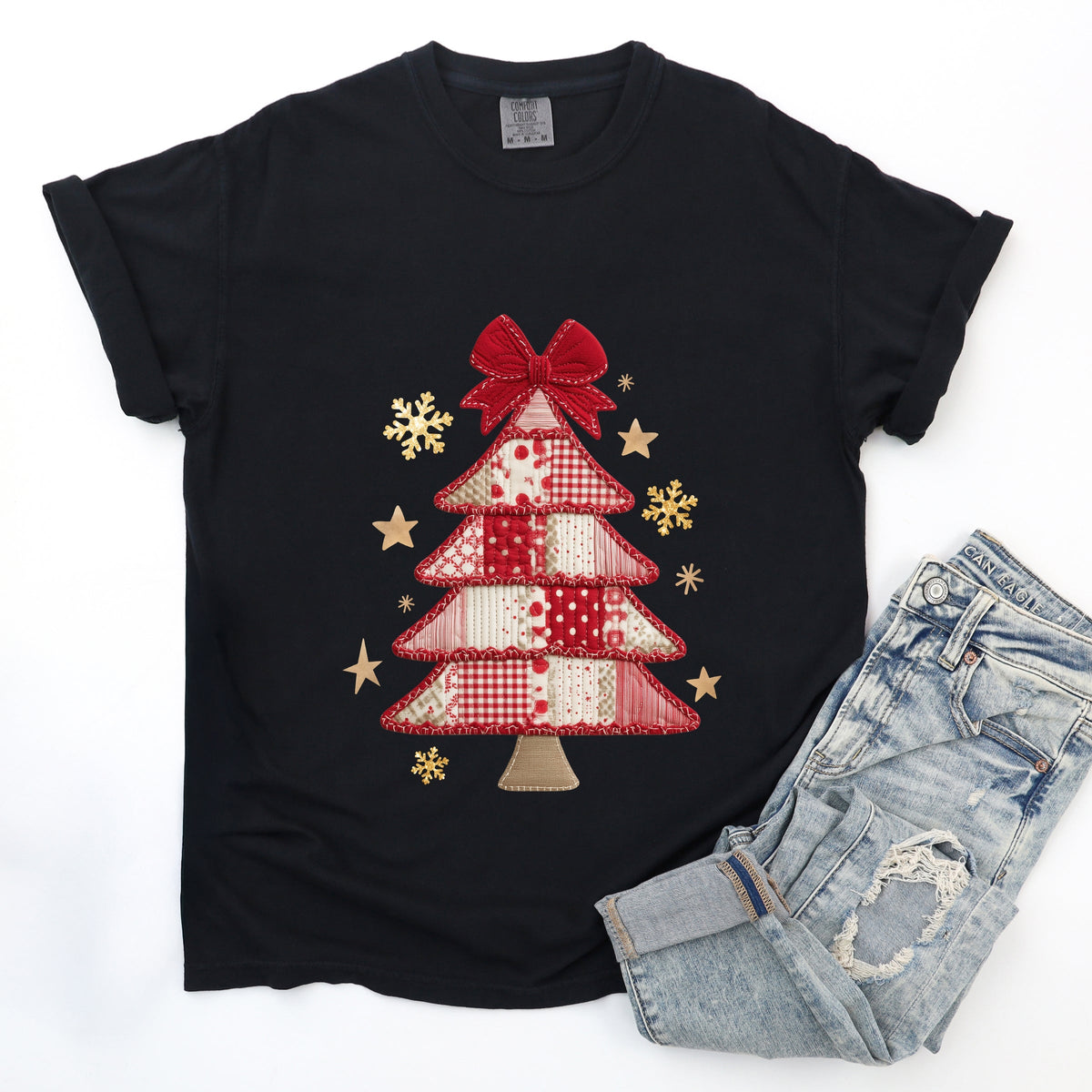 Christmas Tree Red Patchwork Print - Women's Garment Dyed Graphic T-Shirt