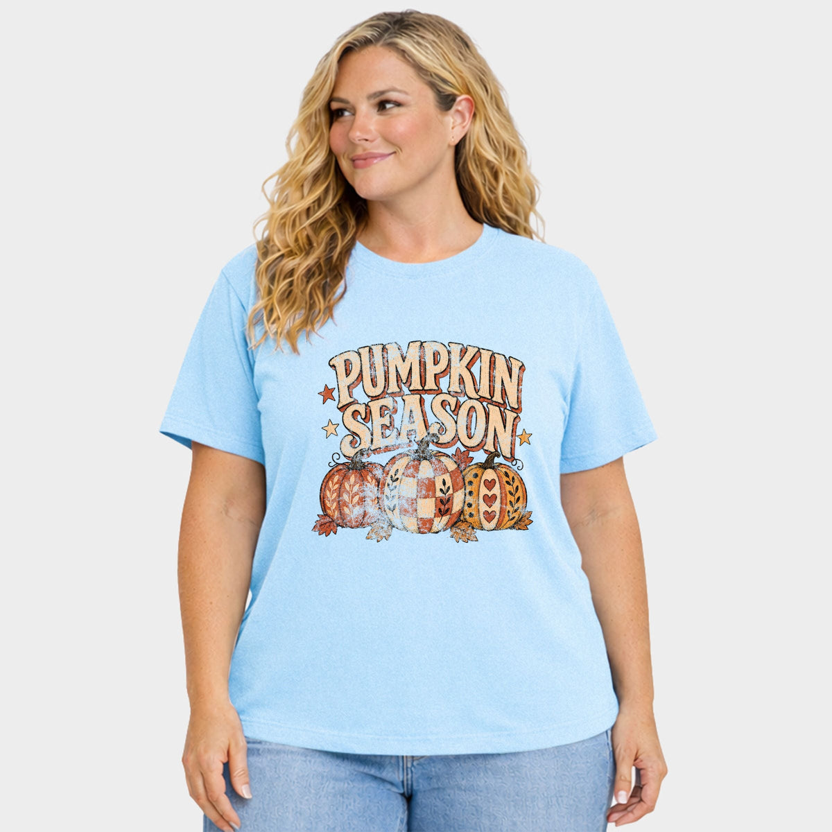 Pumpkin Season Pattern Stars - Women's Plus Sized Garment Dyed Graphic T-Shirt