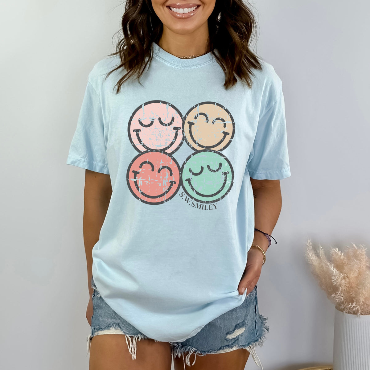 S.W.Smiley Smiley Face Grunge - Women's Garment Dyed Graphic T-Shirt