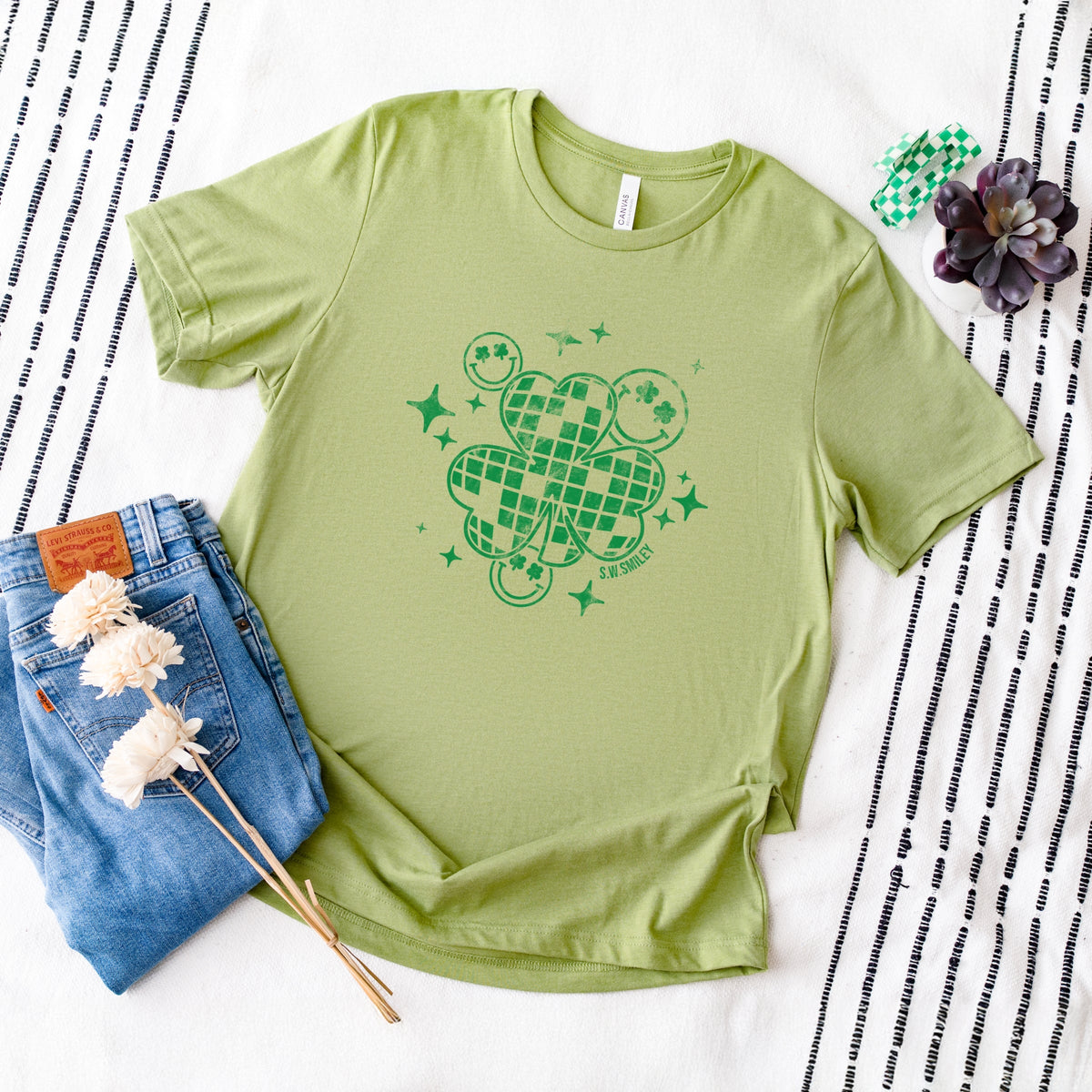 S.W.Smiley Disco Clover - Women's Short Sleeve Graphic T-Shirt