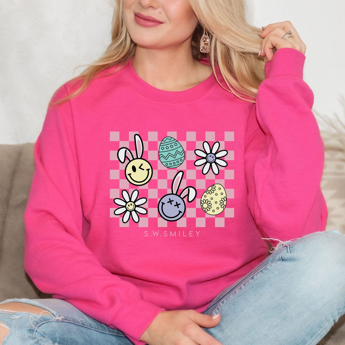 S.W.Smiley Bunny Checkered - Women's Graphic Sweatshirt