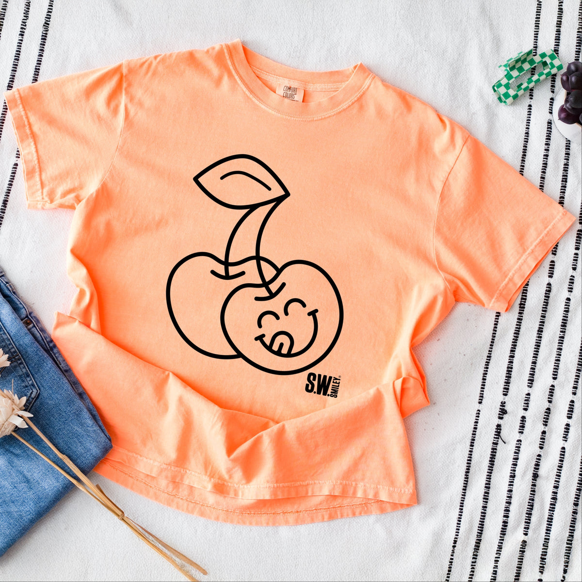 S.W.Smiley Cherry Face Outline - Women's Garment Dyed Graphic T-Shirt