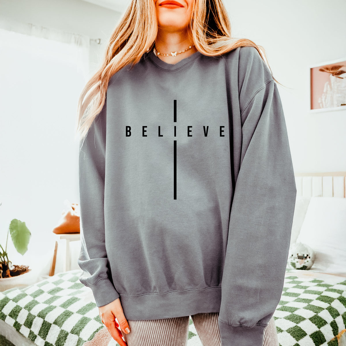 Believe Minimalist Cross - Women's Lightweight Garment Dyed Sweatshirt
