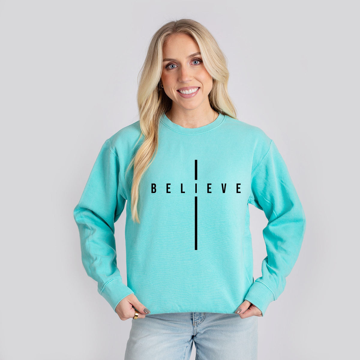 Believe Minimalist Cross - Women's Lightweight Garment Dyed Sweatshirt