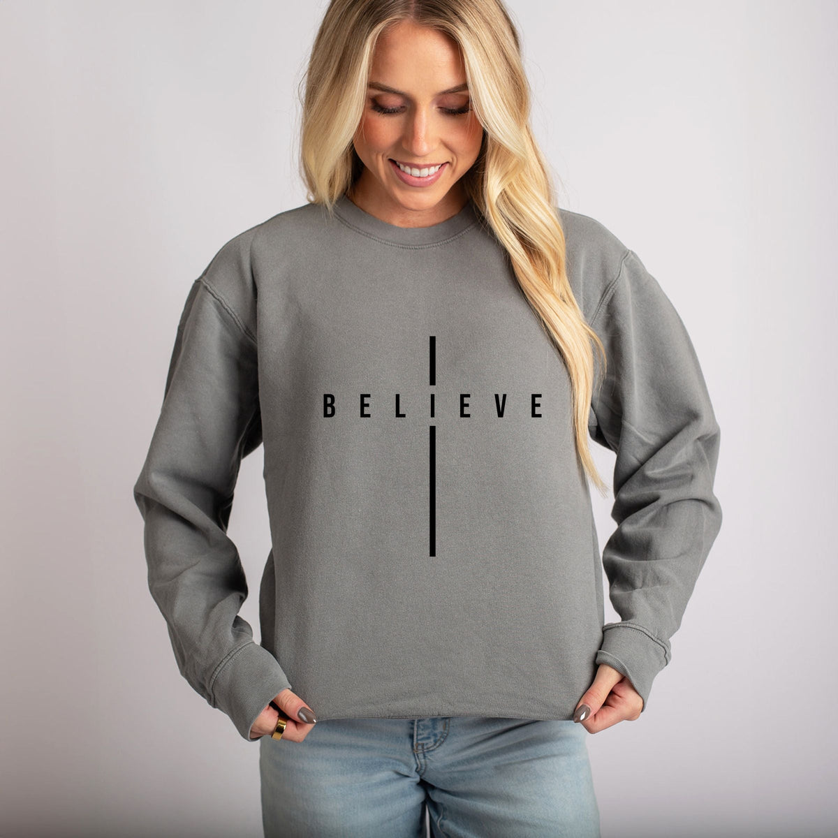 Believe Minimalist Cross - Women's Lightweight Garment Dyed Sweatshirt