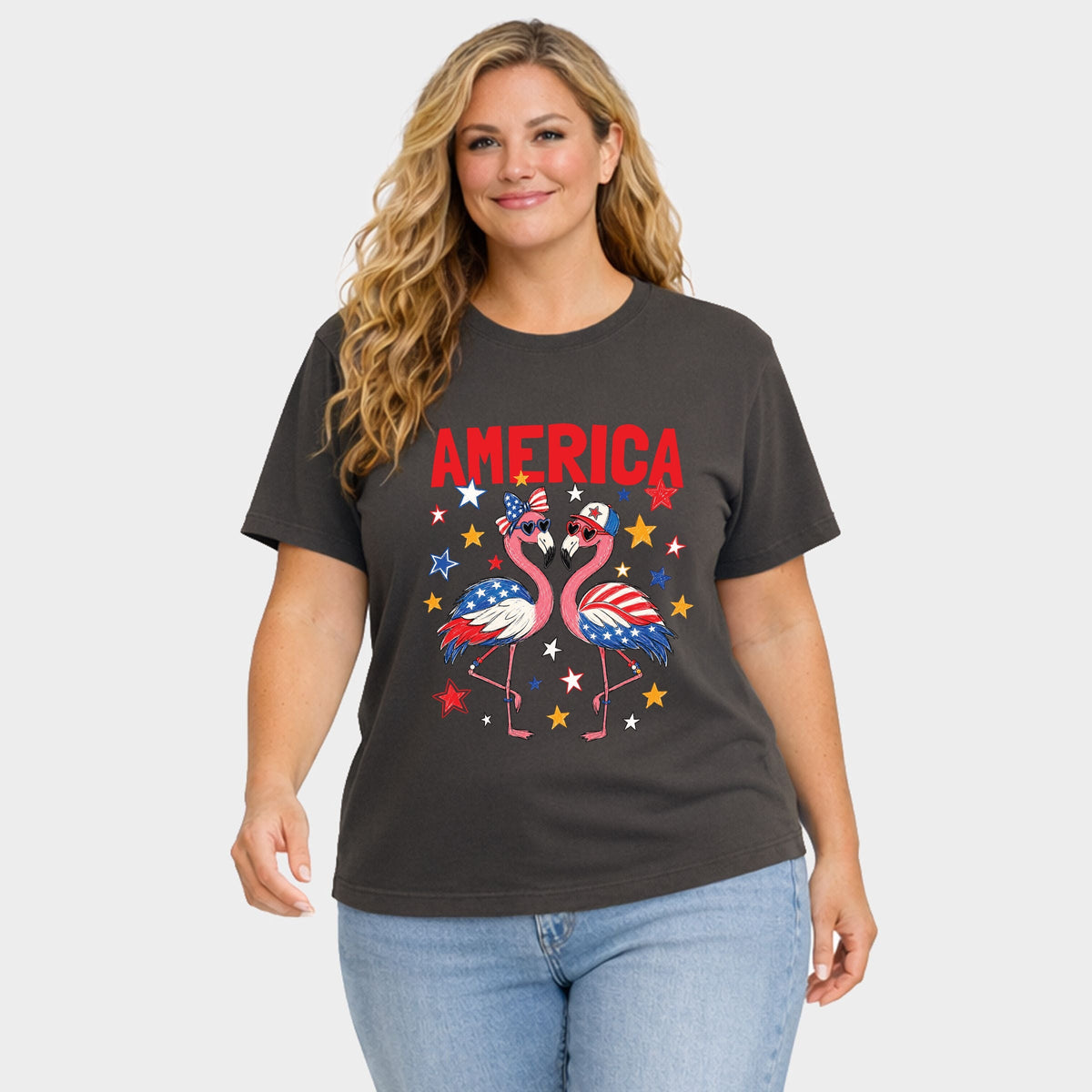 America Flamingos Star - Women's Plus Sized Garment Dyed Graphic T-Shirt