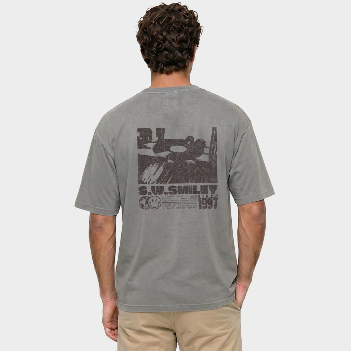 S.W.Smiley Record Retro - Men's Garment Dyed Graphic T-Shirt
