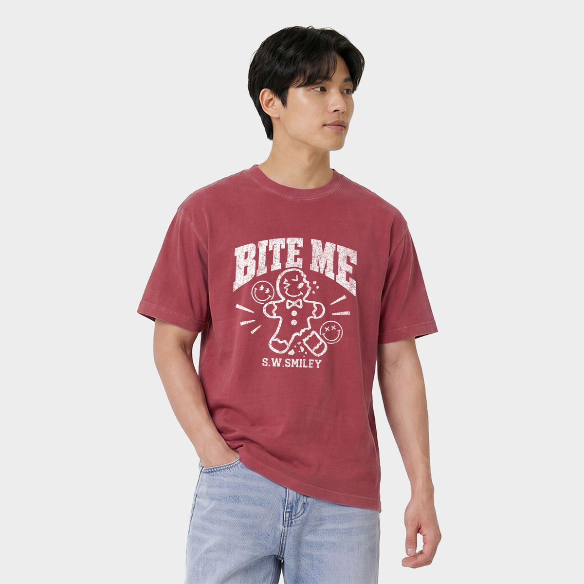 S.W.Smiley Bite Me Gingerbread - Men's Garment Dyed Graphic T-Shirt