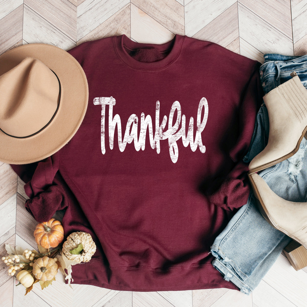 Thankful Cursive Distressed - Women's Graphic Sweatshirt