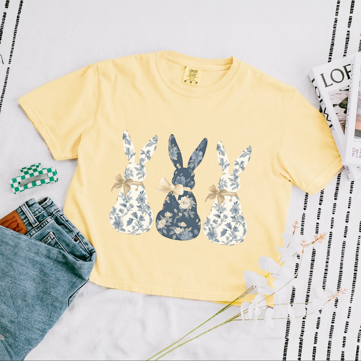 Three Blue Willow Bunnies - Women's Boxy Crop Top Graphic T-Shirt