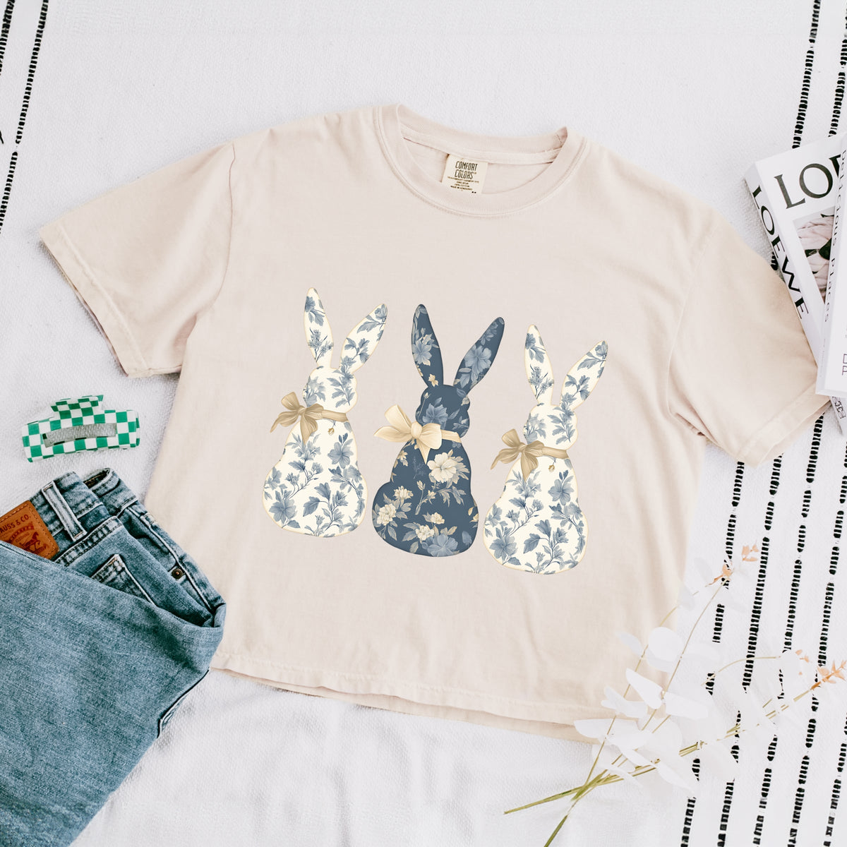 Three Blue Willow Bunnies - Women's Boxy Crop Top Graphic T-Shirt