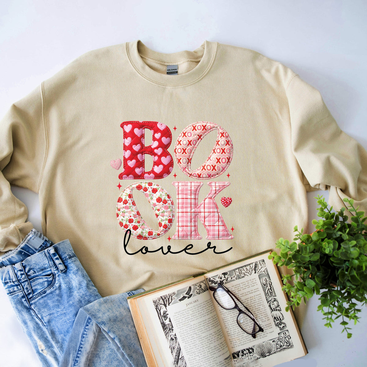 Book Lover Patchwork Print - Women's Graphic Sweatshirt