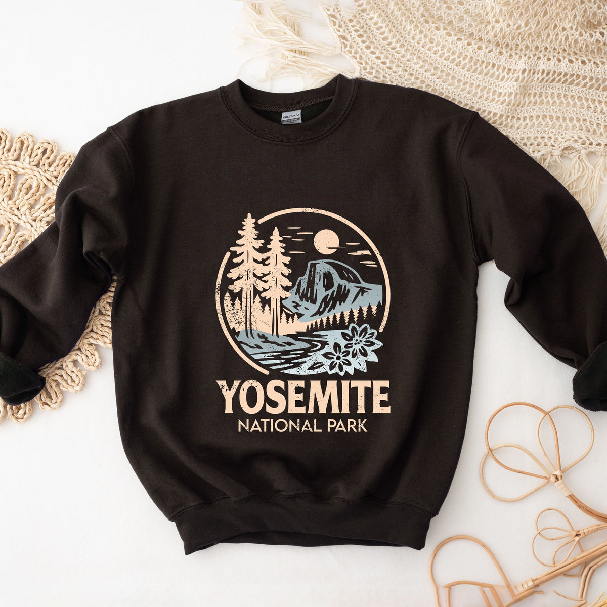 Yosemite National Park Two-Toned Circle - Women's Graphic Sweatshirt