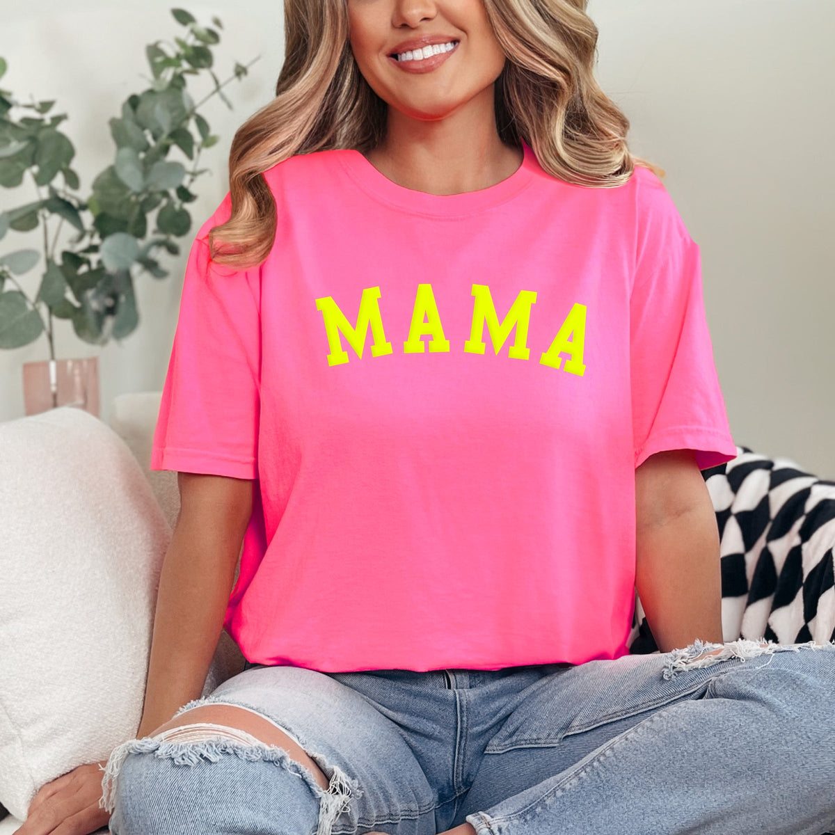 Mama Bold Puff Print - Women's Garment Dyed Graphic T-Shirt
